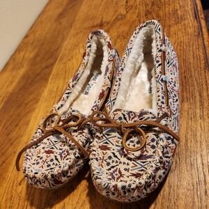 Minnetonka Cally slipper Aztek Southwest *like new* women's Sz 8